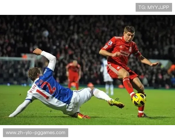 足球比赛中的抢断技术与防守技巧分析 足球比赛中的抢断技术与防守技巧分析